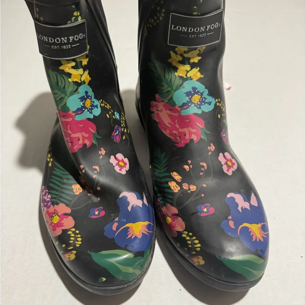 London Fog Collection Black Floral Piccadilly Rain‎ Boots, Women's 8
